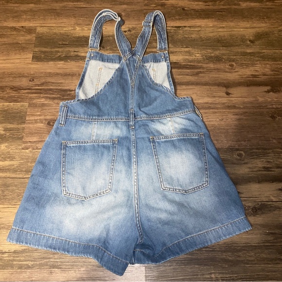 Zenana Distressed Denim Short Overalls Size Small - Picture 10 of 12